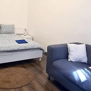  Apartamento Downtown Akacfa Hungría